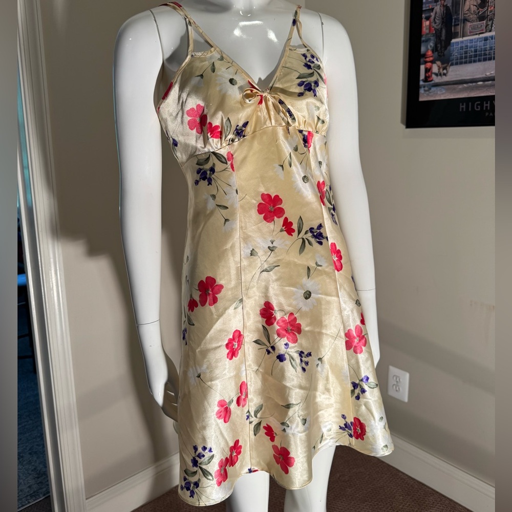 Cream and Red Floral Chemise with Silky Finish
